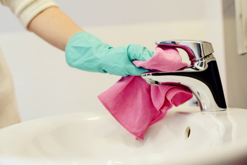 Local cleaning team handling a Bromley flat with access considerations