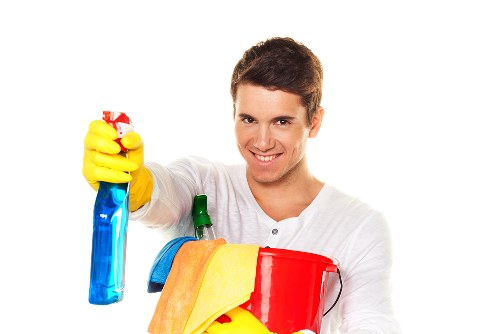 Local deep cleaning team working in Bromley